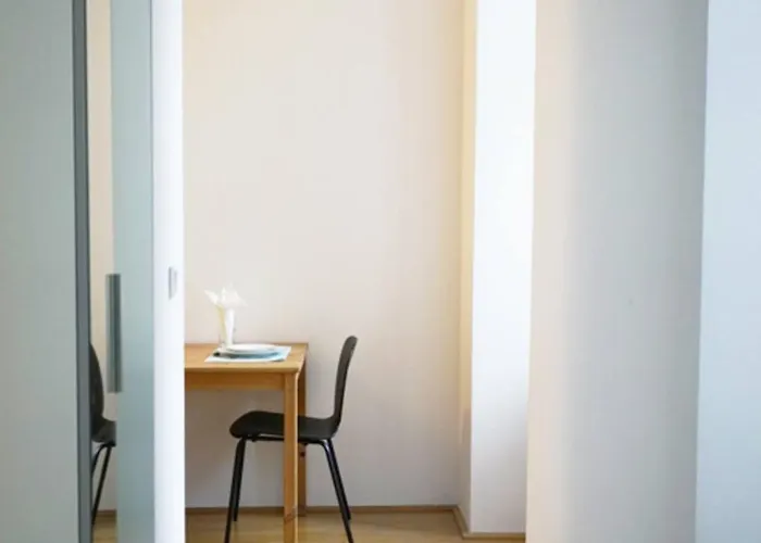 Modern In Viennas Hip Area, & Comfortable Wien