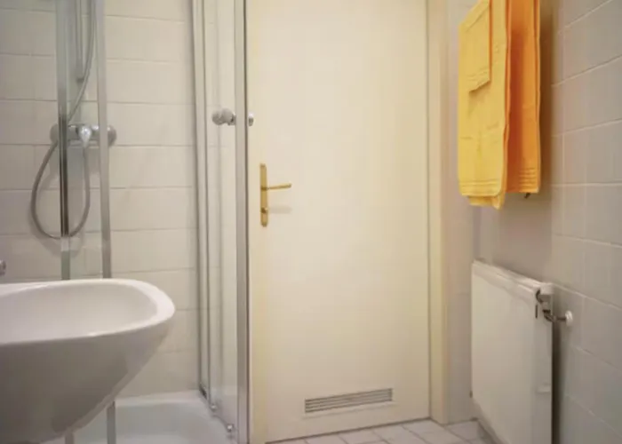 Modern In Viennas Hip Area, & Comfortable